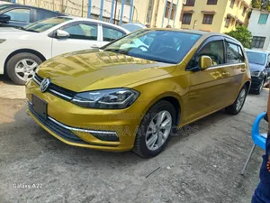Volkswagen Golf 1.4T S FWD 2019 Gold