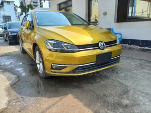 Volkswagen Golf 1.4T S FWD 2019 Gold
