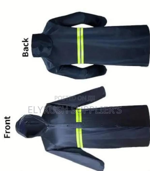 ⛈⛈⛈ Heavy Duty Raincoats ✨Comes With A Hood, Reflector And A Zippe
