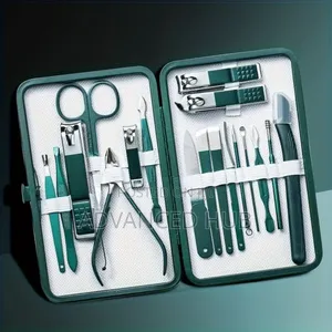 18 Piece Proffesional Manicure Set