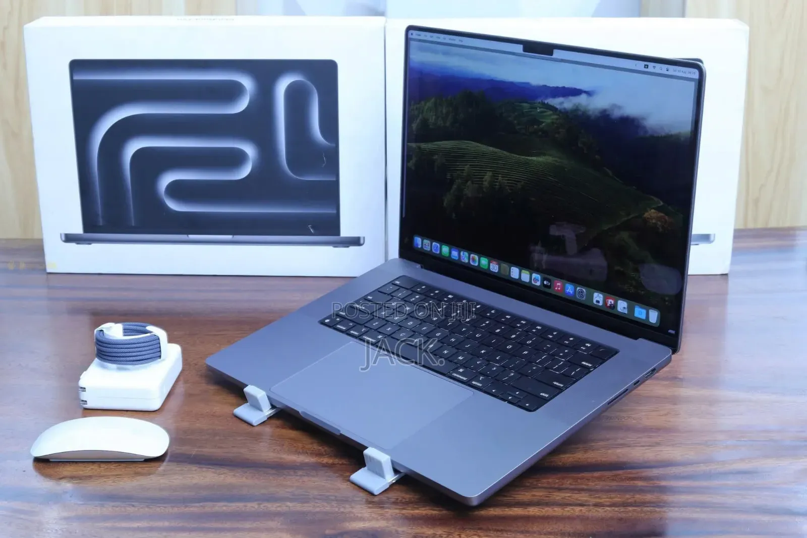 Laptop Apple MacBook Pro M1 16GB Apple M1 Pro SSD 1T