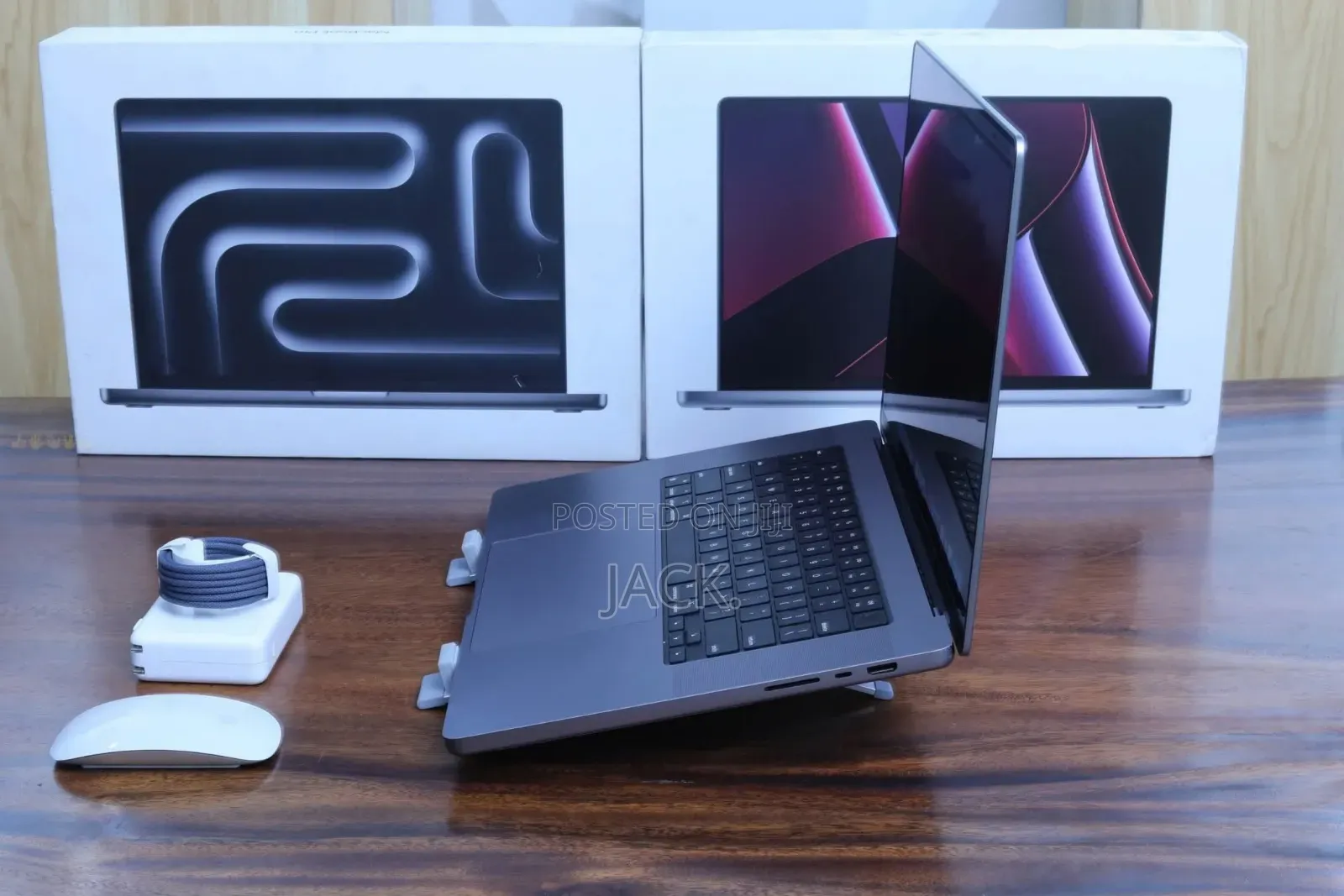 Laptop Apple MacBook Pro M1 16GB Apple M1 Pro SSD 1T