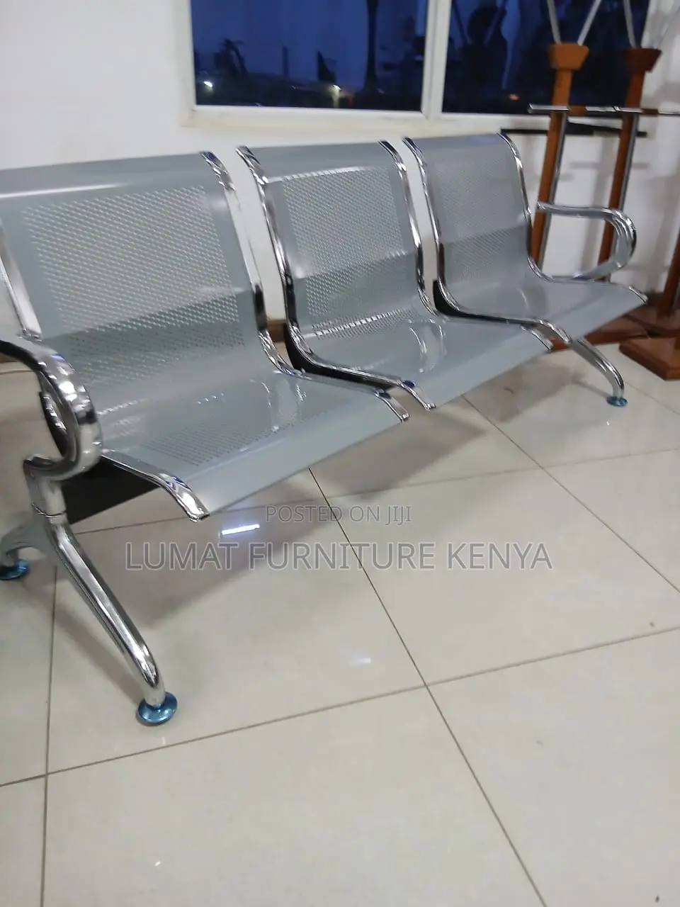 Non-Cushioned Visitor Bench