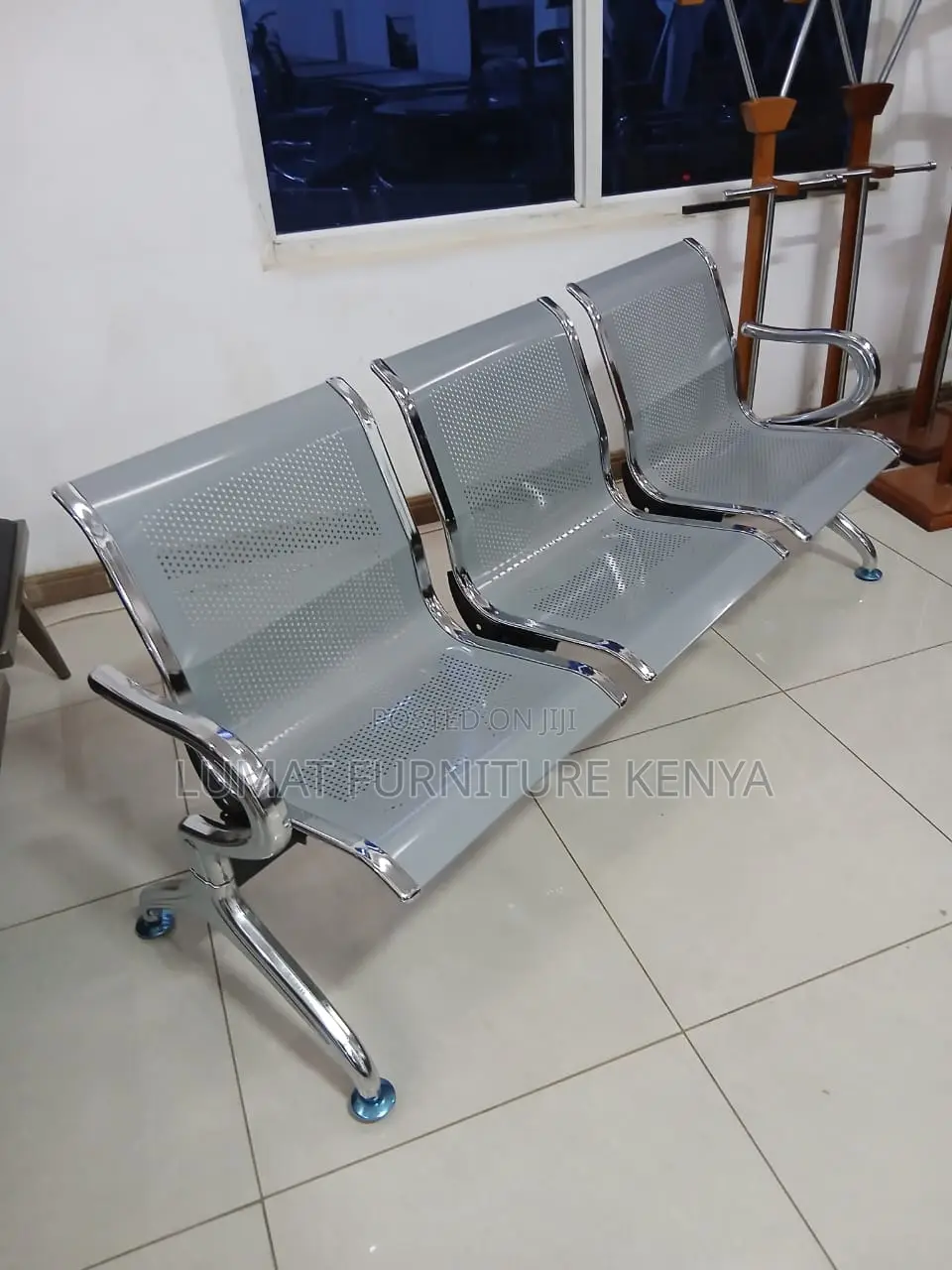 Non-Cushioned Visitor Bench