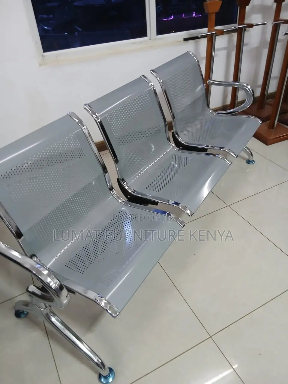 Non-Cushioned Visitor Bench