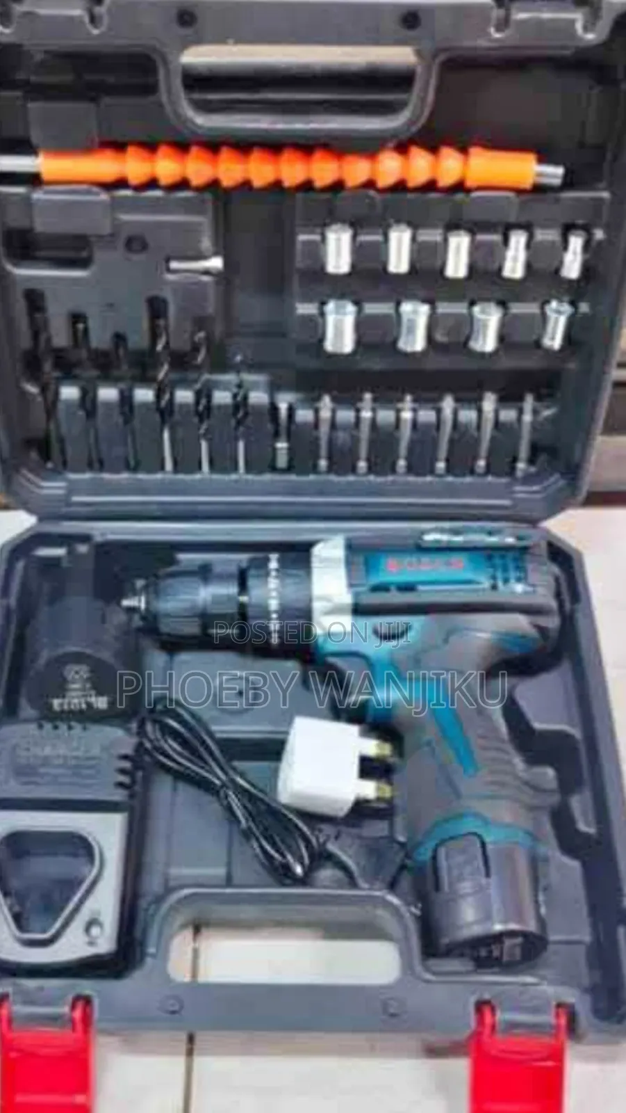 (Cordless)Bosch Drill *With Accessories*