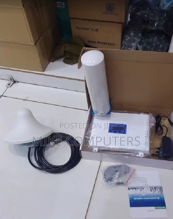 Network Signal Booster With X2 Mushroom Ports