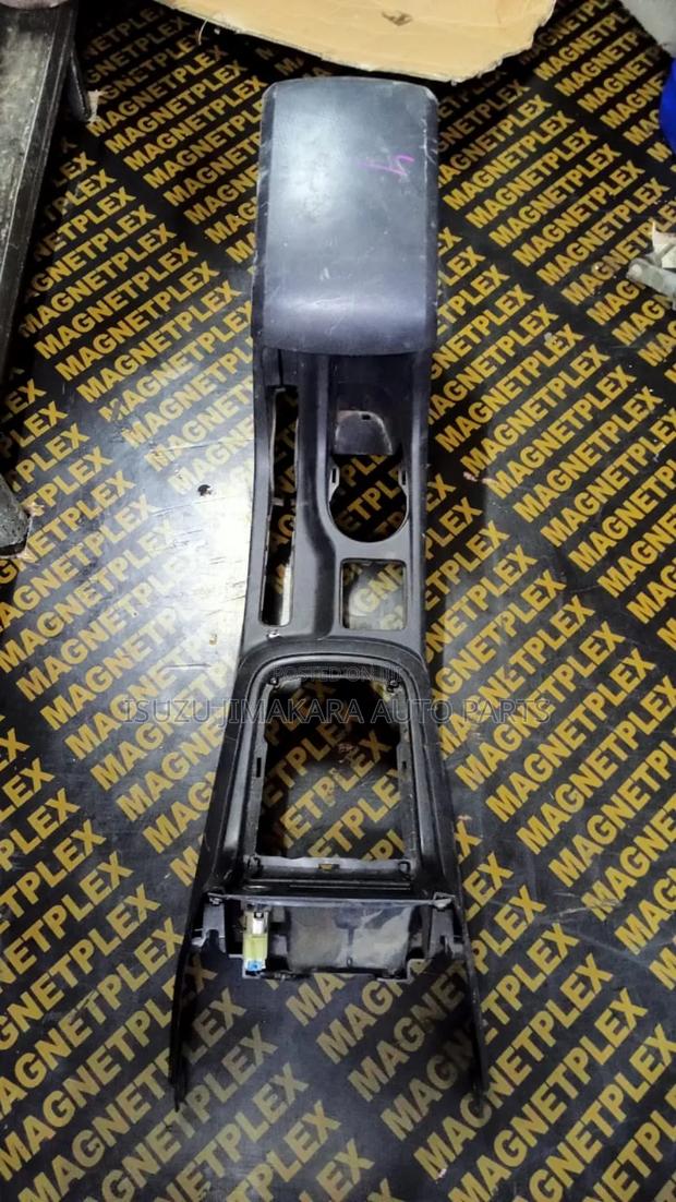Isuzu Dmax Center Console
