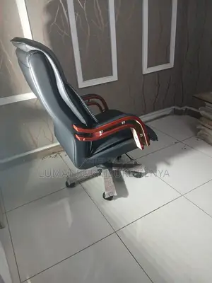 Manager’S Leather Chair