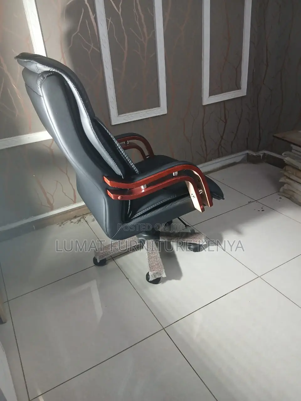 Manager’S Leather Chair