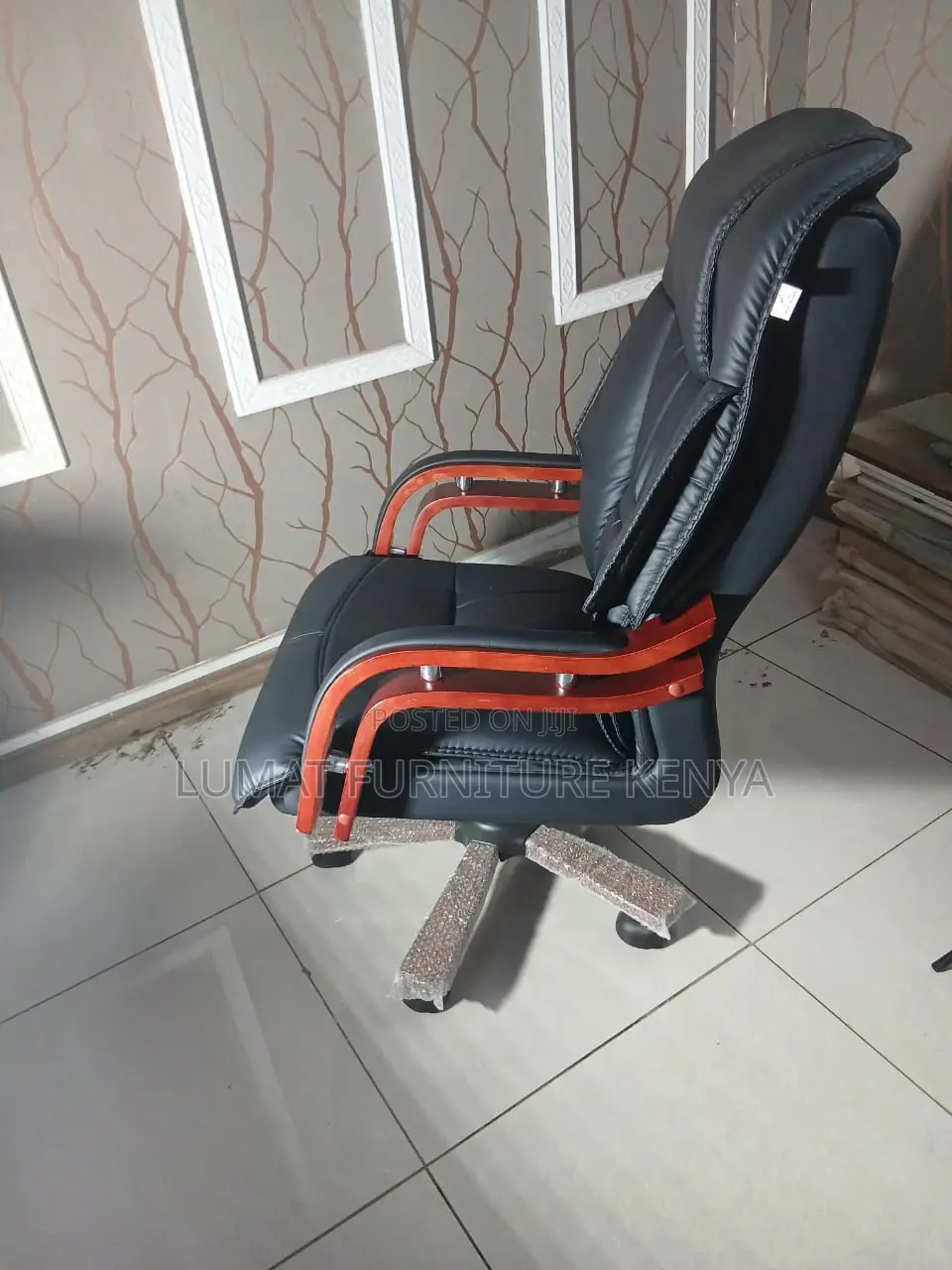 Manager’S Leather Chair