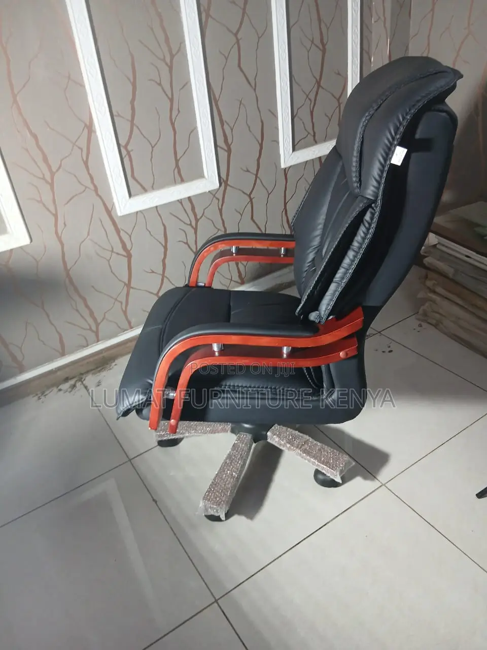 Manager’S Leather Chair