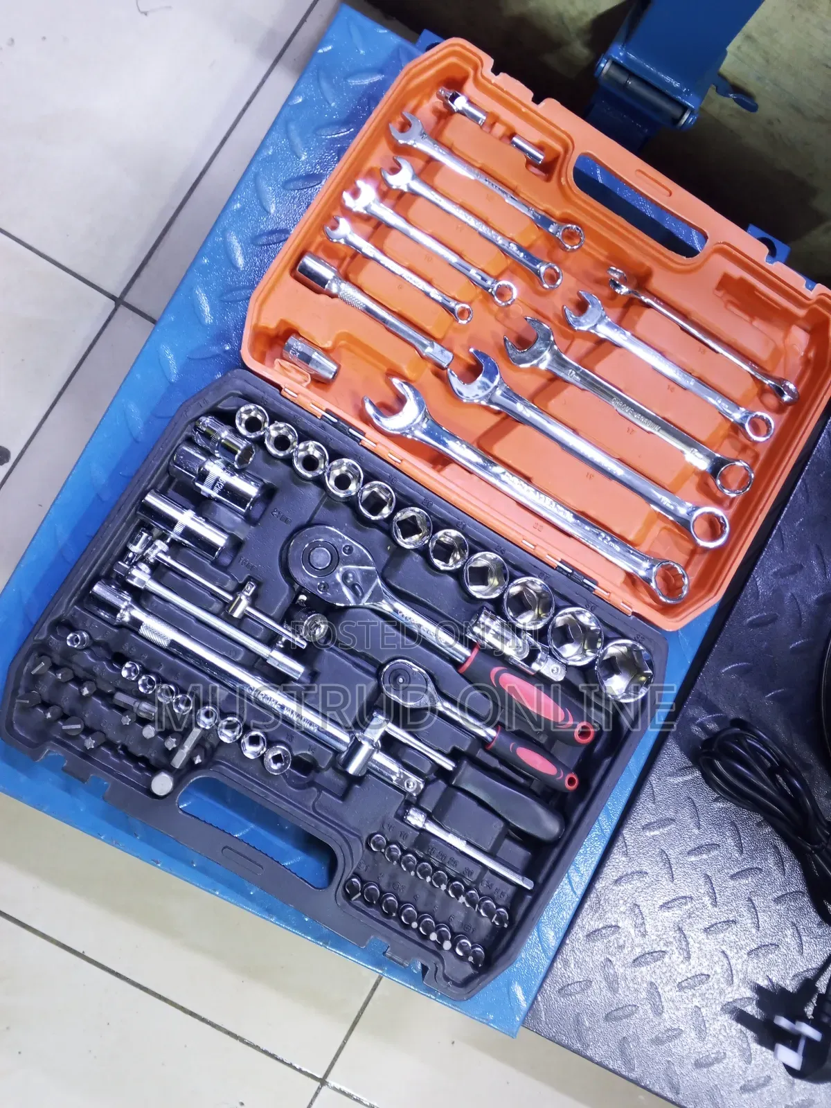 Professional 82pcs Tool Kit