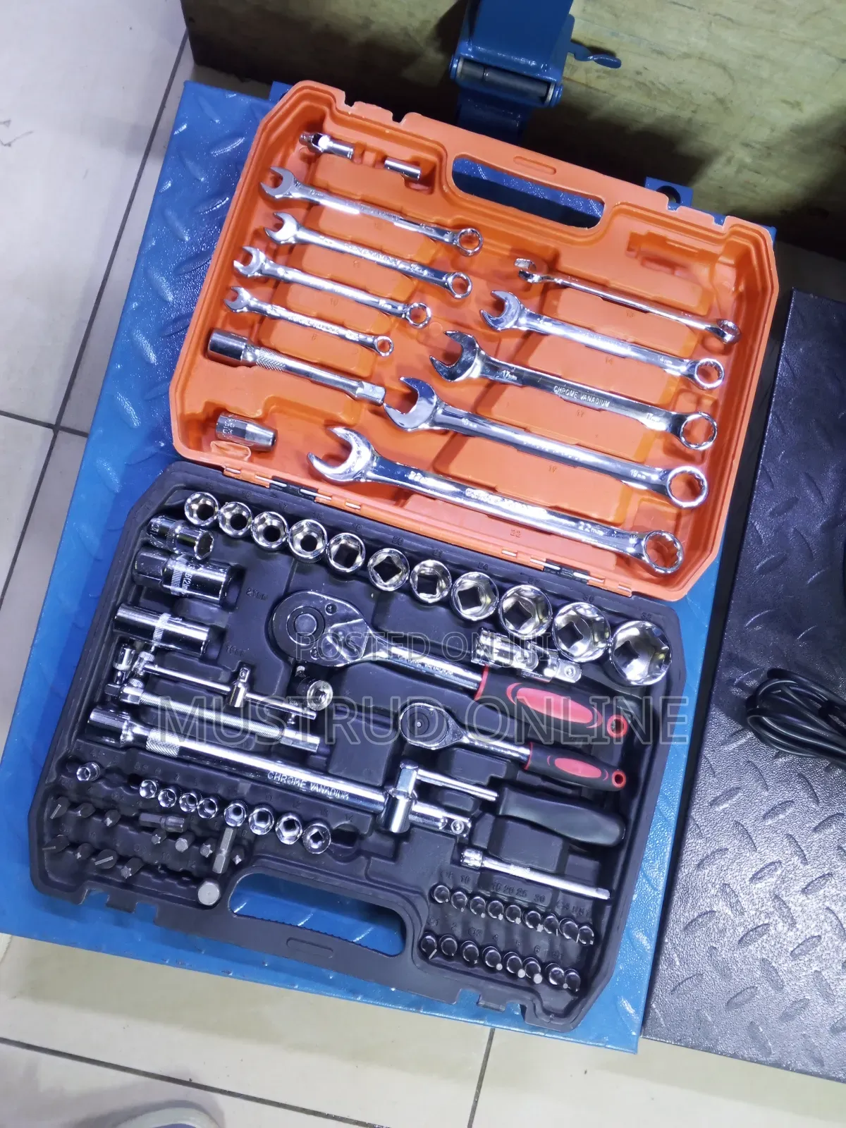 Professional 82pcs Tool Kit