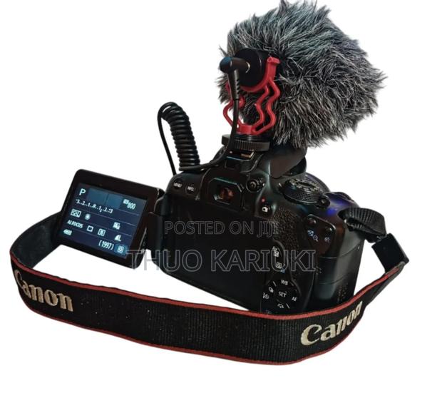 Canon D700 Professional Camera - thumbnail 3