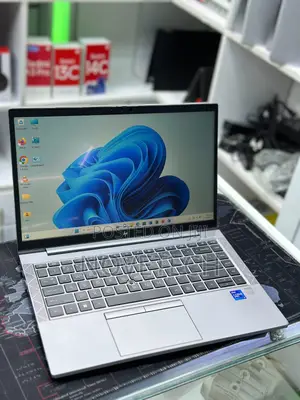 Laptop HP ZBook Firefly G8 16GB Intel Core I7 SSD 512GB