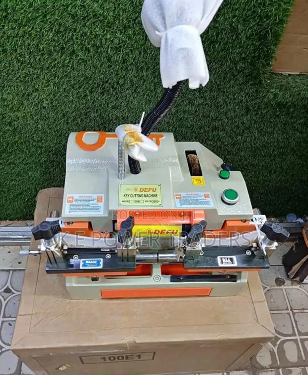 Key Cutting Machine - main view