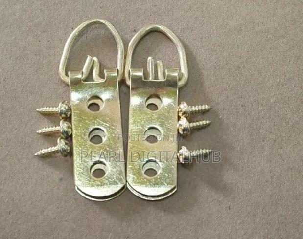 3 Hole Frame Hugging Hooks/Screw
