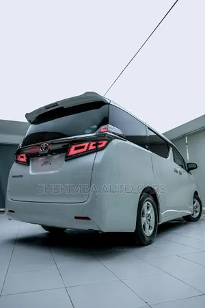 Toyota Vellfire 2019 White