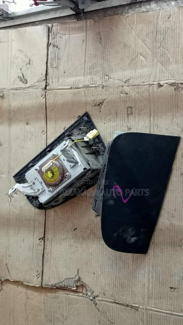 Isuzu Dashboard Airbags Dmax - main view