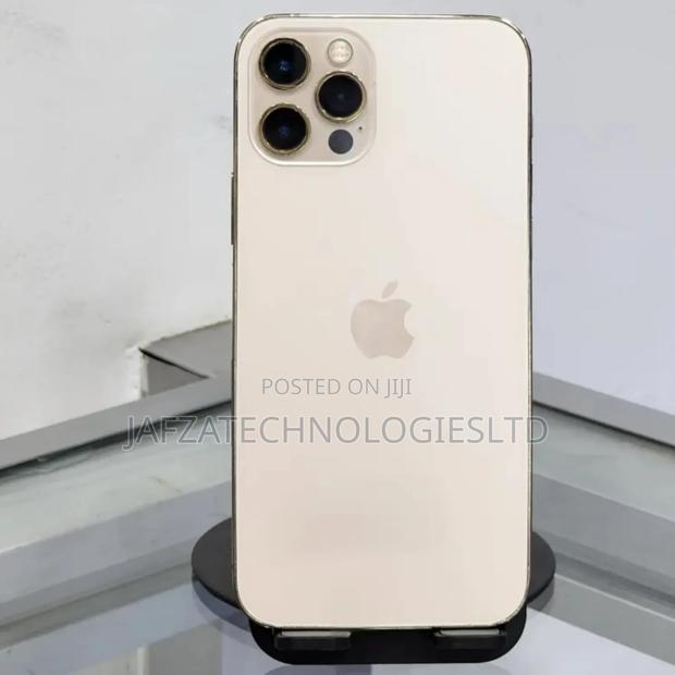 Apple iPhone 12 Pro 128 GB Gold - main view