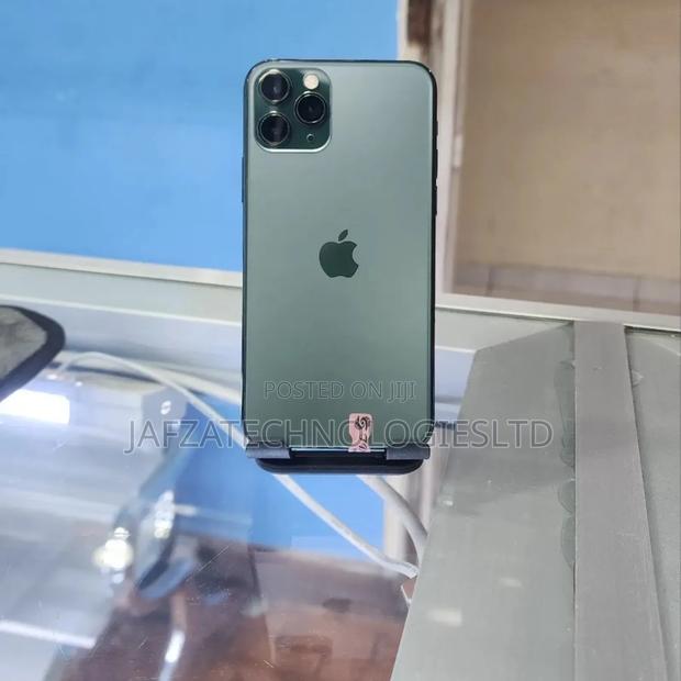 Apple iPhone 11 Pro 256 GB Green - main view