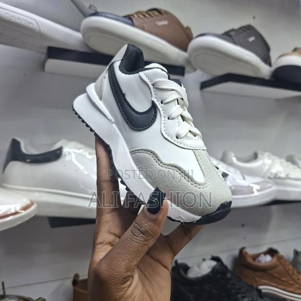 Children Shoes - main view