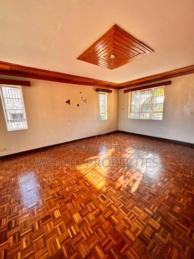 Five Bedrooms - thumbnail 4