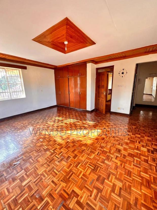 Five Bedrooms - thumbnail 5