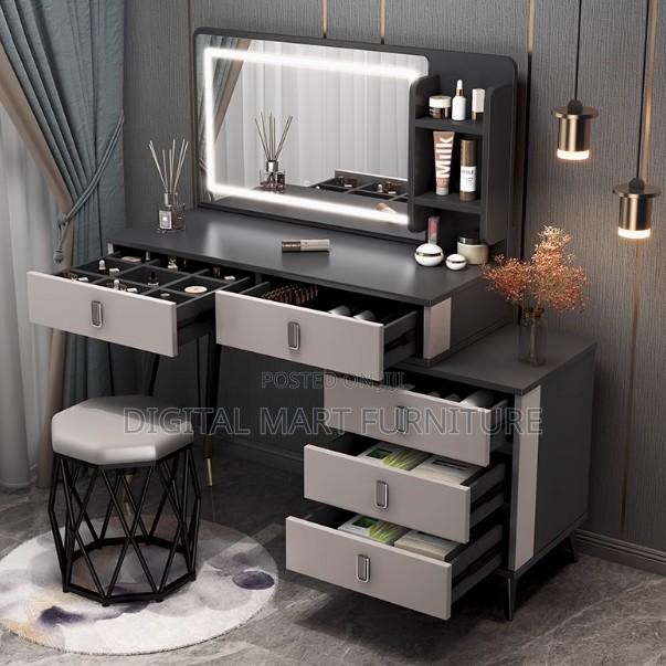 Dressing Table: Black Mirror Dressing Table for Beauty - thumbnail 6