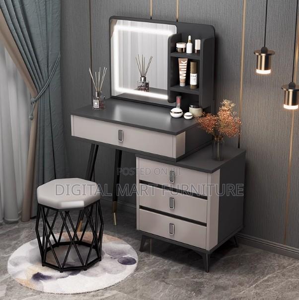 Dressing Table: Black Mirror Dressing Table for Beauty - thumbnail 7