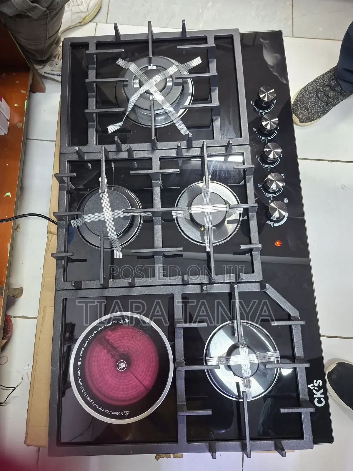 CKS 4 Gas(1 Wok) + 1 Electric Ceramic Plate Hob,Black Glass 90cm