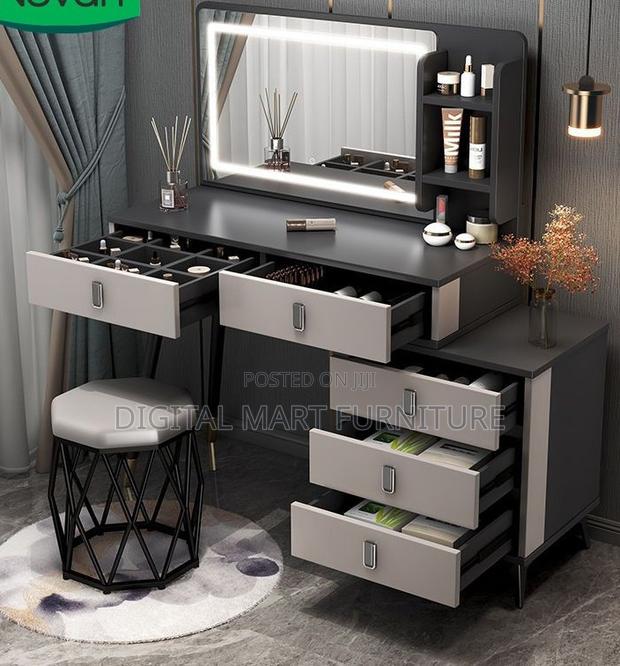 Dressing Table: Black Mirror Dressing Table for Beauty - thumbnail 11