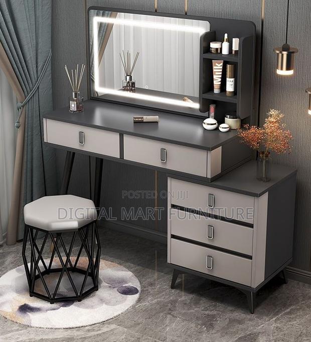 Dressing Table: Black Mirror Dressing Table for Beauty - thumbnail 13