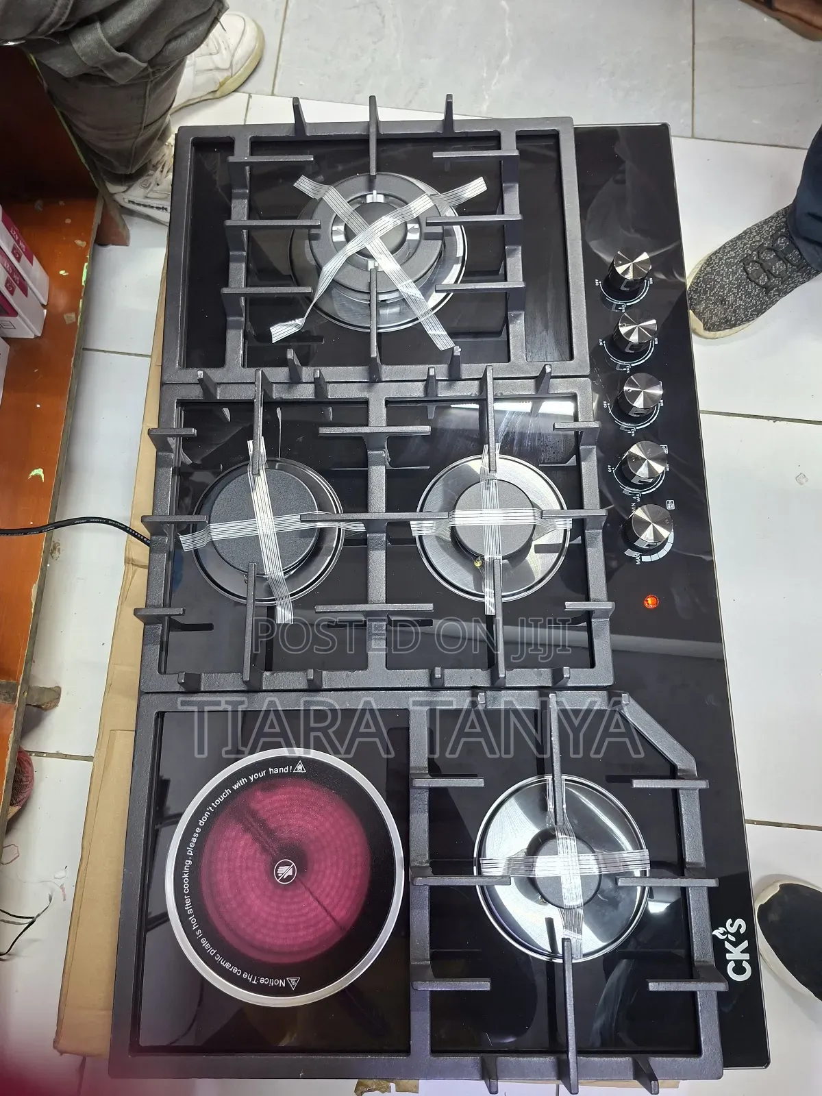 CKS 4 Gas(1 Wok) + 1 Electric Ceramic Plate Hob,Black Glass 90cm