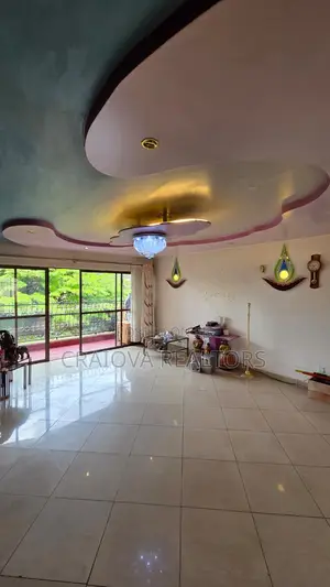 5bdrm Duplex in Parklands/Highridge for rent
