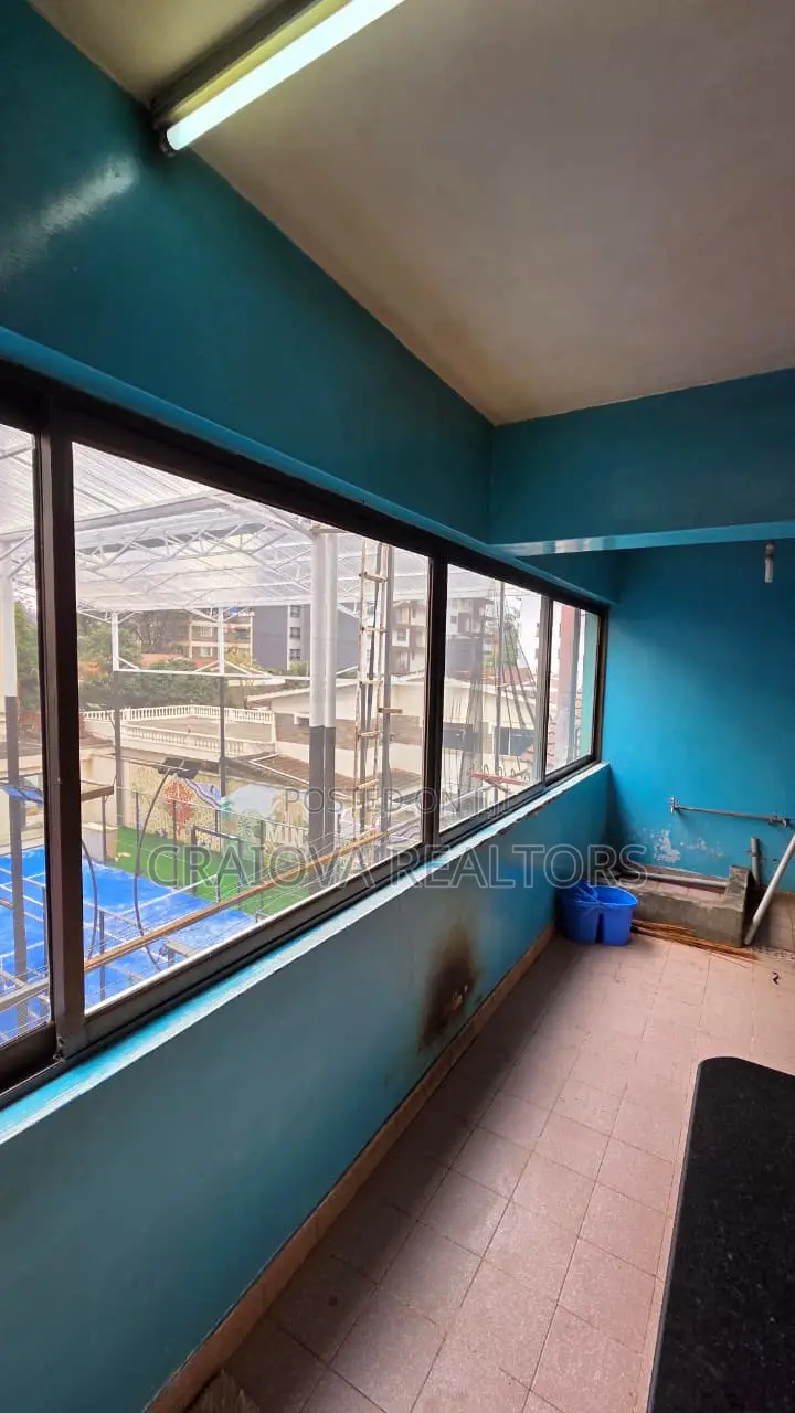 5bdrm Duplex in Parklands/Highridge for rent
