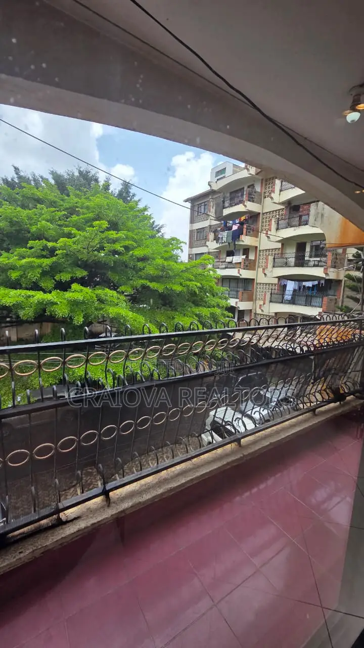 5bdrm Duplex in Parklands/Highridge for rent