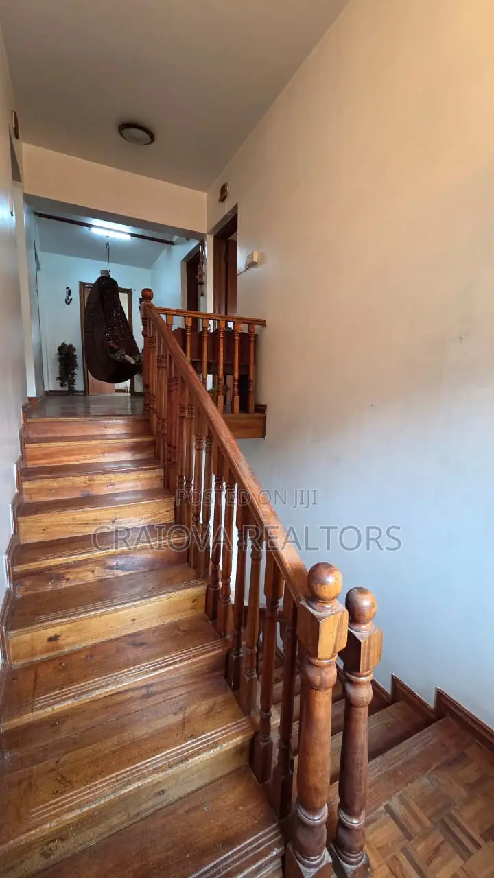 5bdrm Duplex in Parklands/Highridge for rent