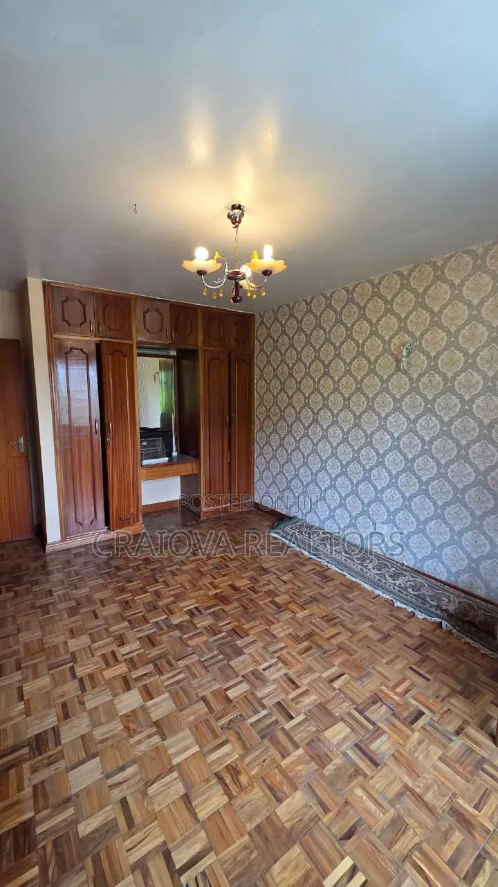 5bdrm Duplex in Parklands/Highridge for rent