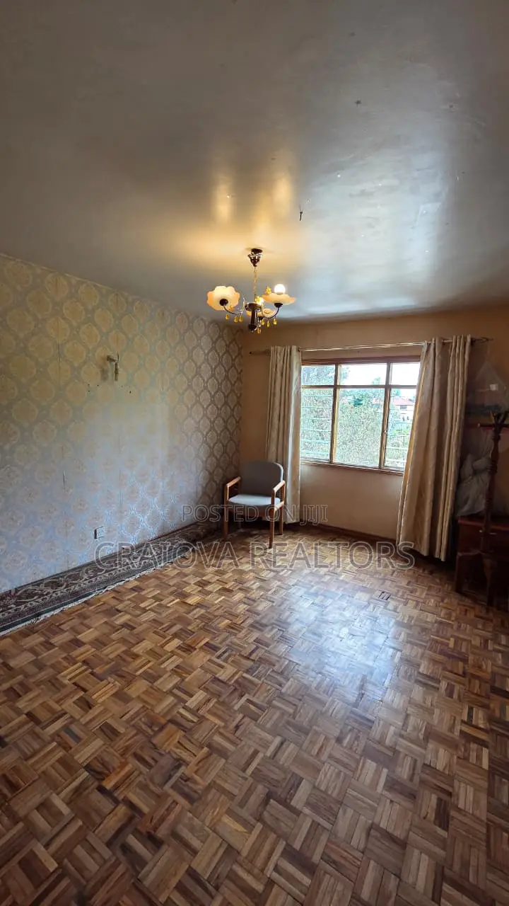5bdrm Duplex in Parklands/Highridge for rent
