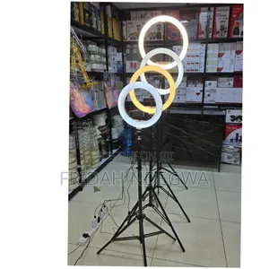 *Ring Light
18 Inch