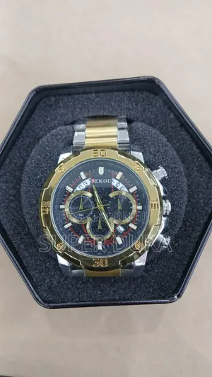 Men Wristwatch.Two-tone Wristwatch With a Metal Band,