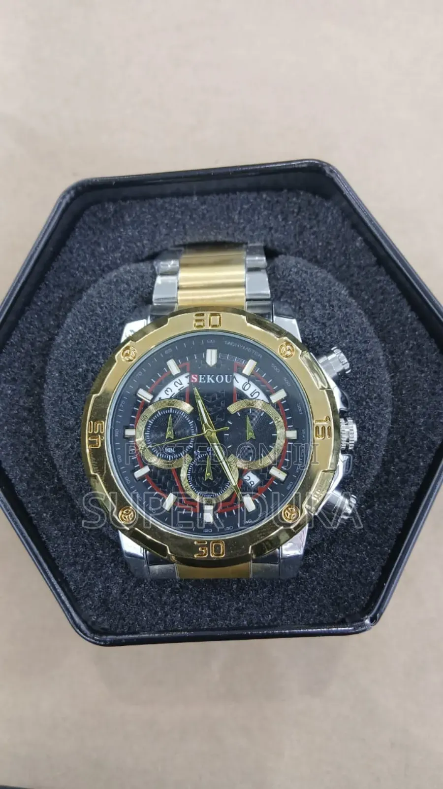 Men Wristwatch.Two-tone Wristwatch With a Metal Band,