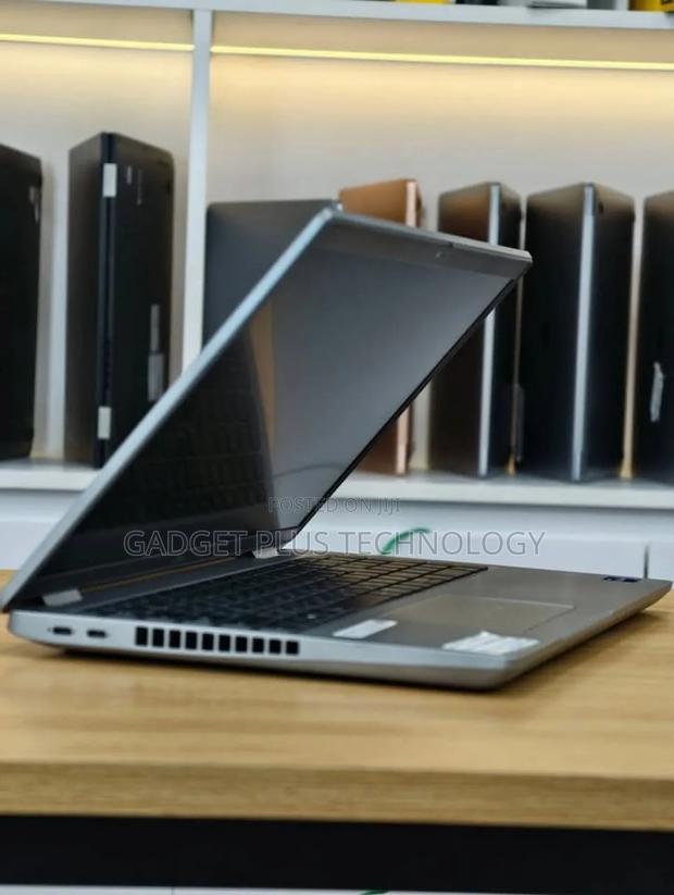 Laptop Dell Precision 3561 16GB Intel Core I7 SSD 512GB
