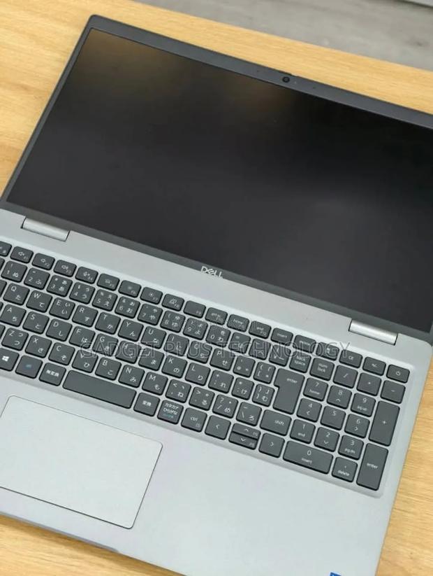 Laptop Dell Precision 3561 16GB Intel Core I7 SSD 512GB - thumbnail 6