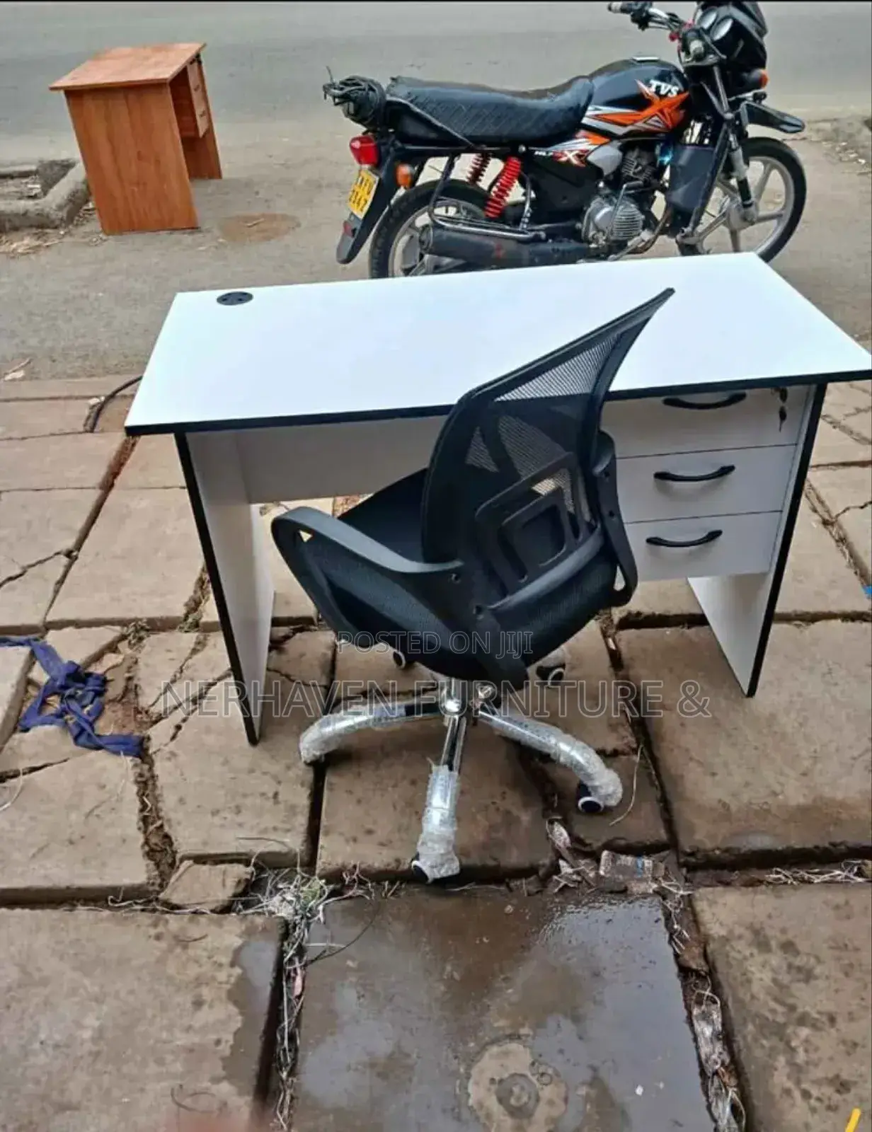 Affordable Office Table – Great for Home Office
