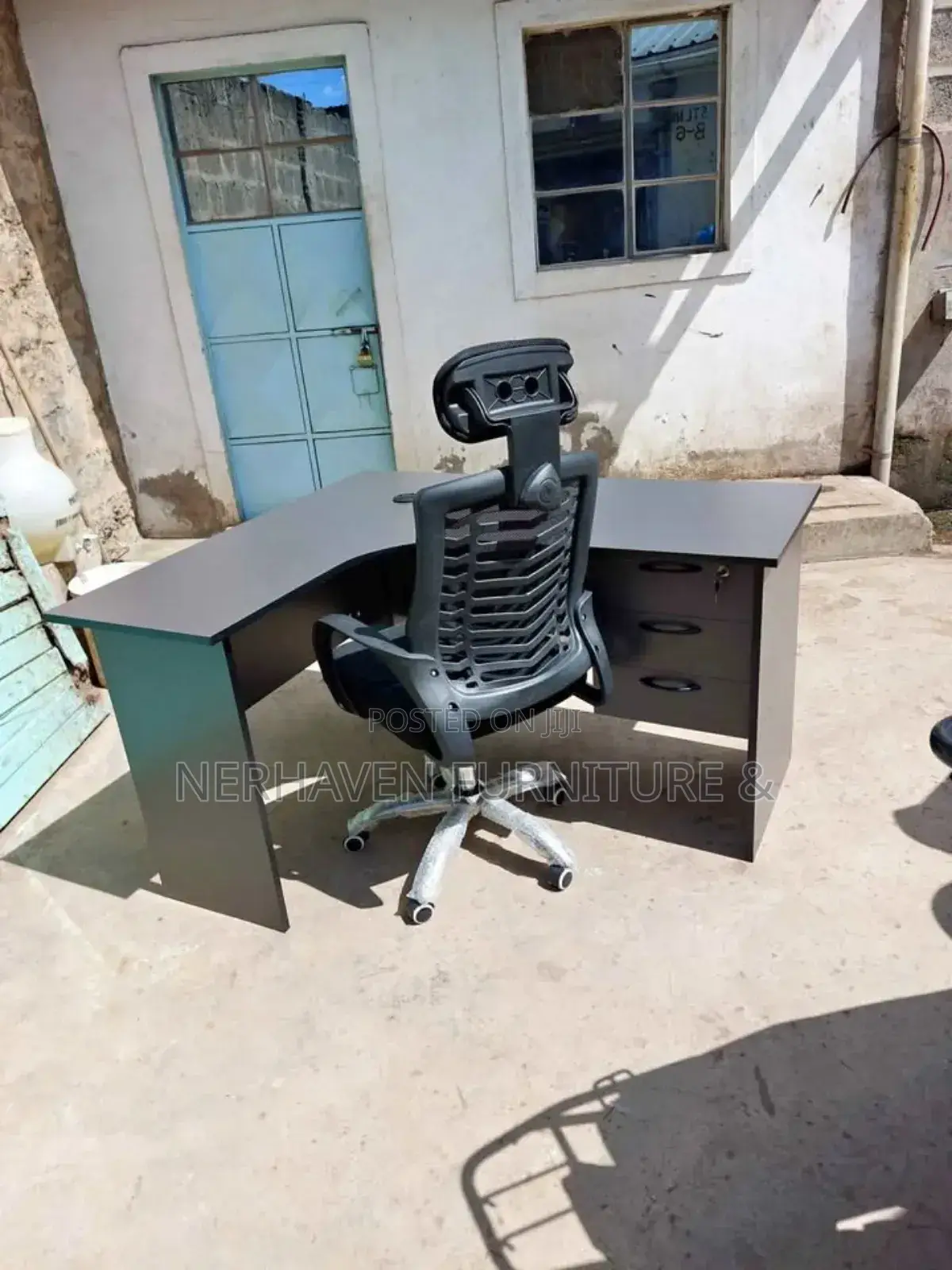Headrest Chair and L Shape Dedk- Nairobi