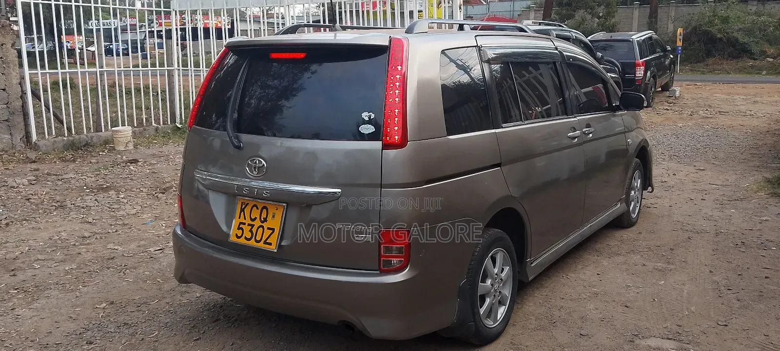 Toyota ISIS 1.8 Platana 2WD 2011 Gray