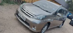 Toyota ISIS 1.8 Platana 2WD 2011 Gray